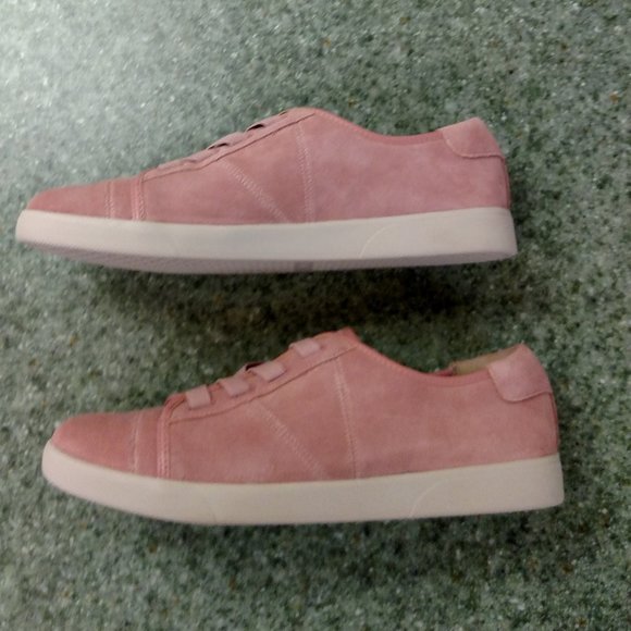 vionic water resistant sneakers